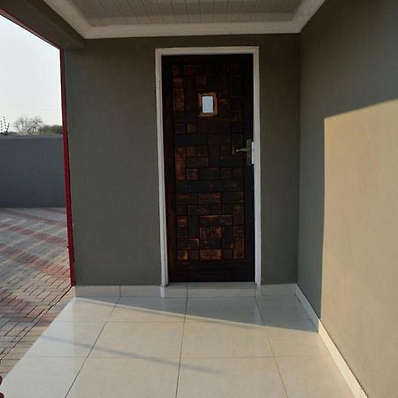 Mathlyn Guesthouse Gaborone Esterno foto