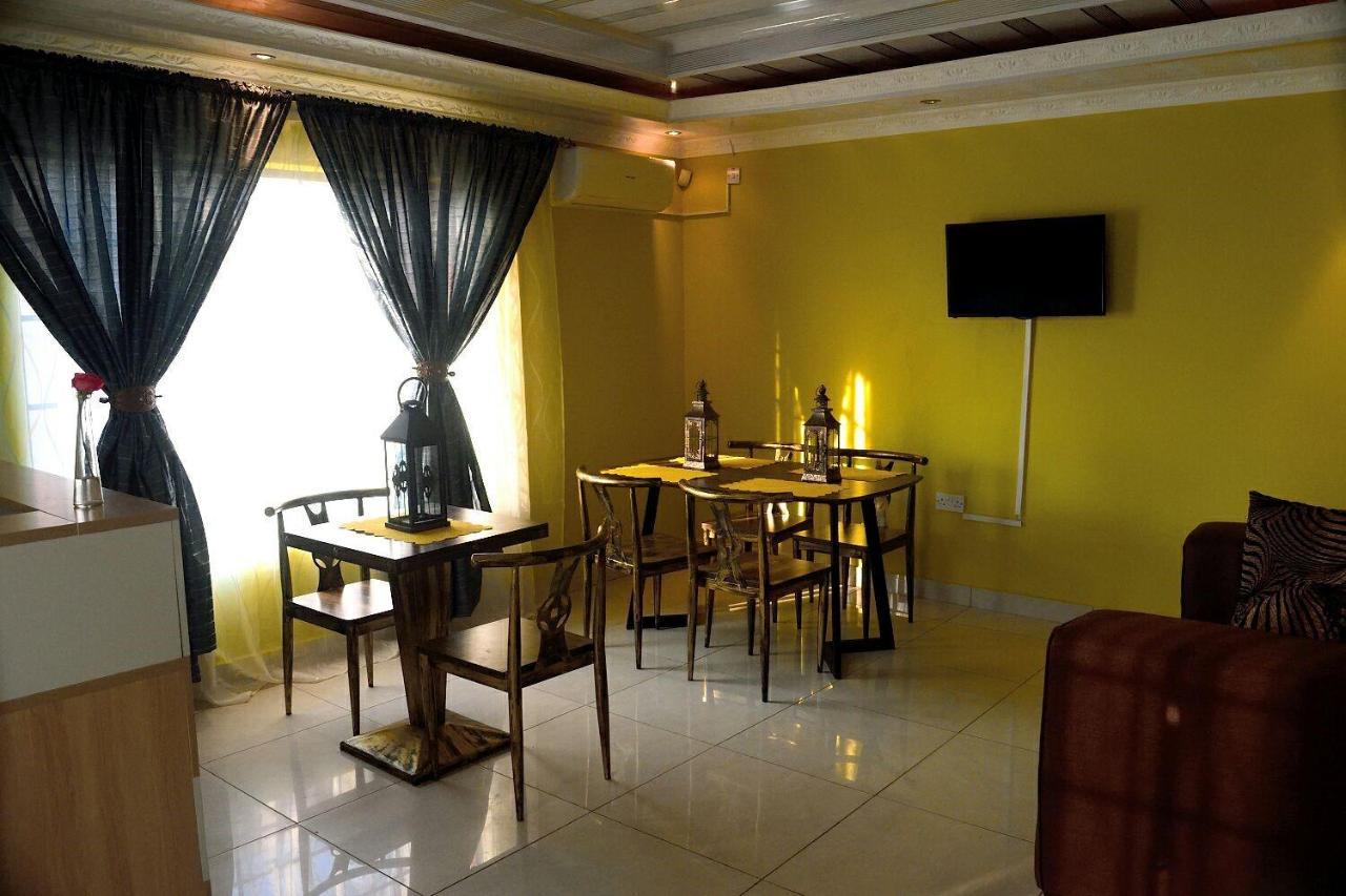 Mathlyn Guesthouse Gaborone Esterno foto